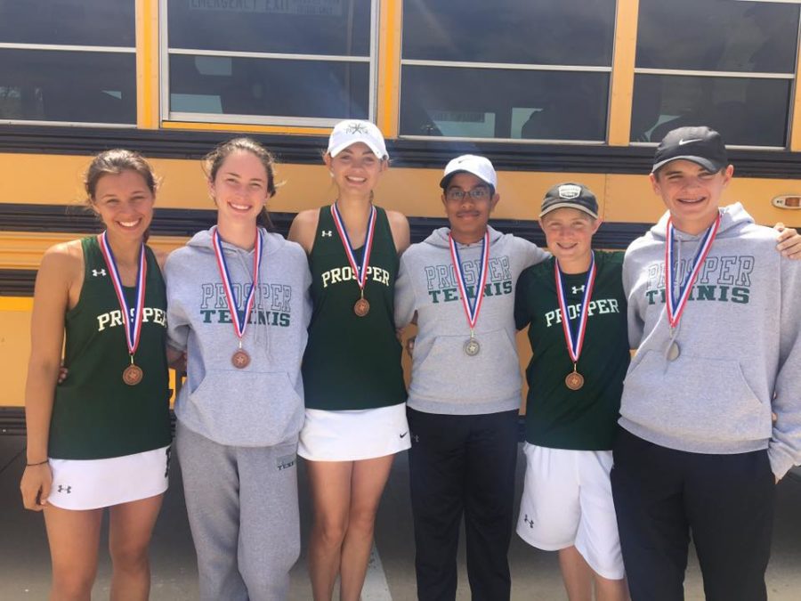 Tennis competes at district tournament