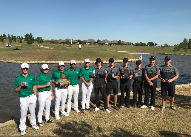 Golf wins fourth consecutive District Championship