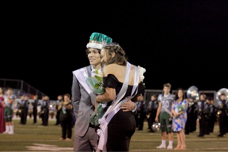 Homecoming King, Queen accept crowns