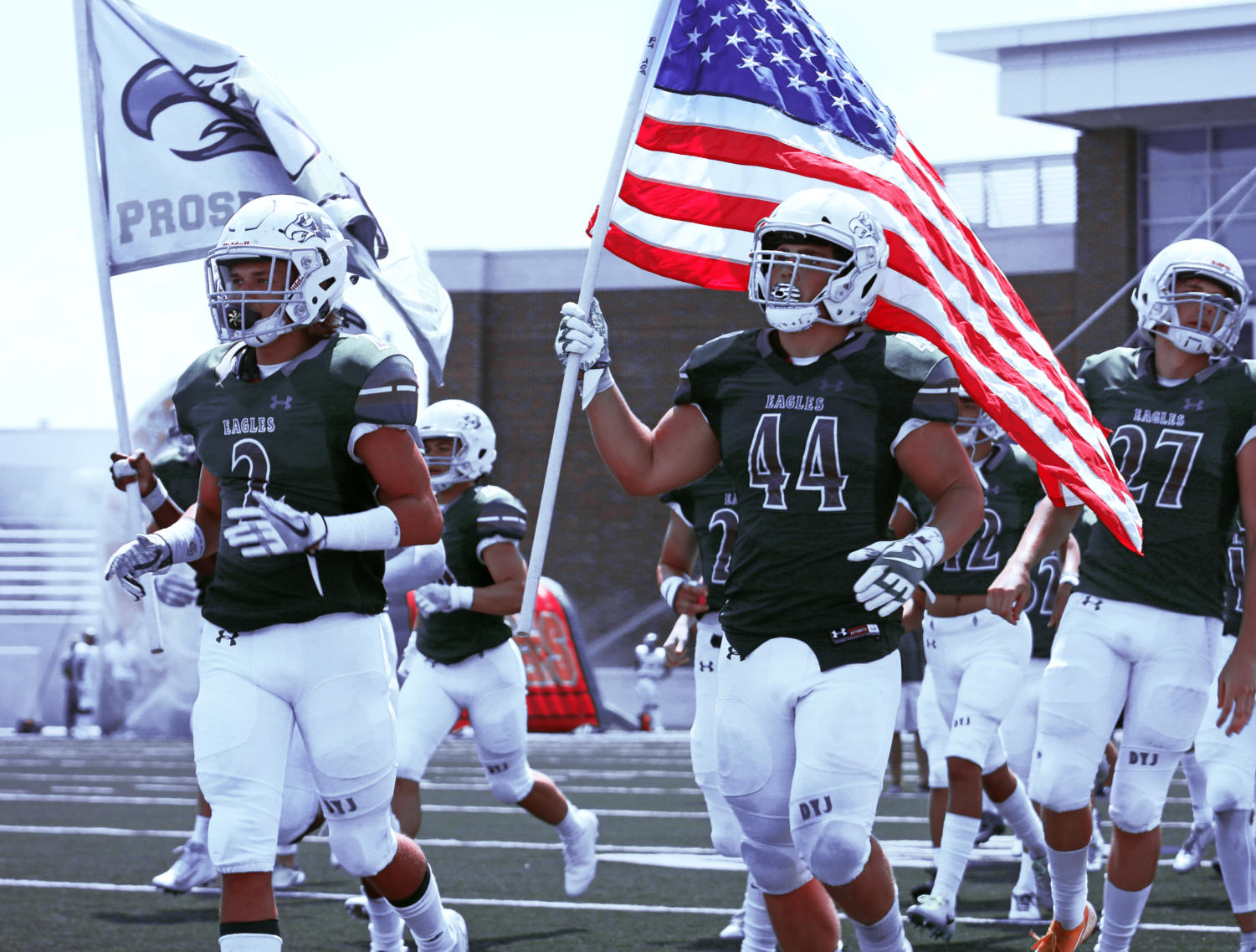 Varsity football takes down Naaman Forest 48-14 – Eagle Nation Online