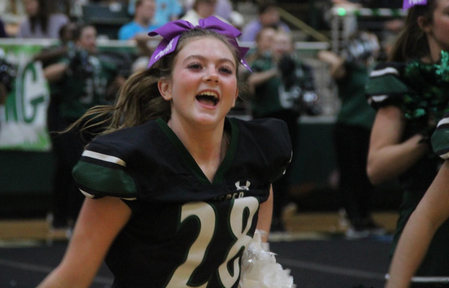 Homecoming pep rally honors varsity cheerleader – Eagle Nation Online