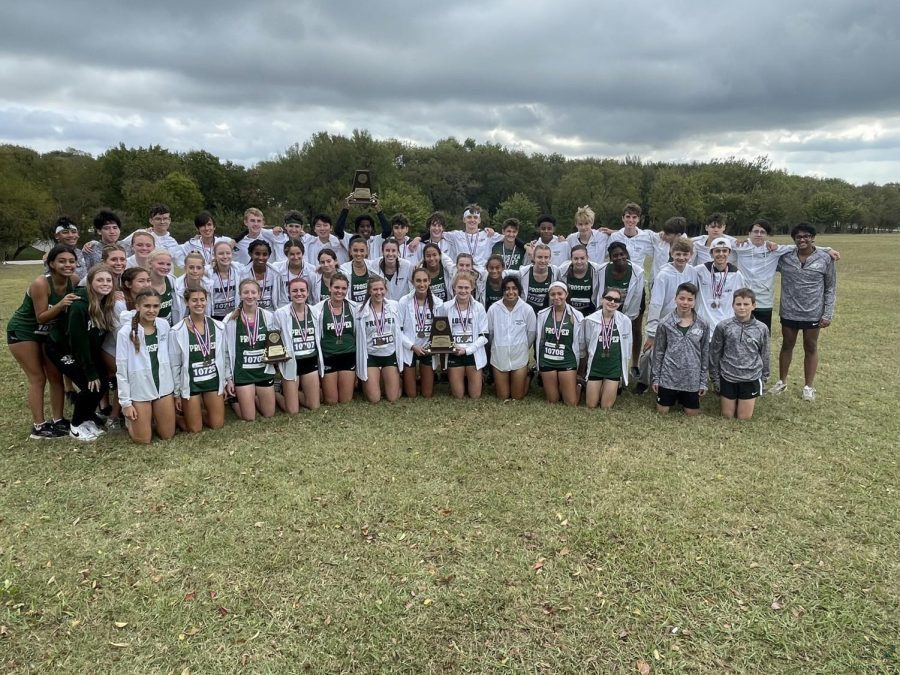 After winning their meet, varsity and junior varsity cross country gathers together. The varsity girls team had all seven of them place in the top 14. The meet took place at Myer’s Park on Friday, Oct. 15 at 8 a.m.