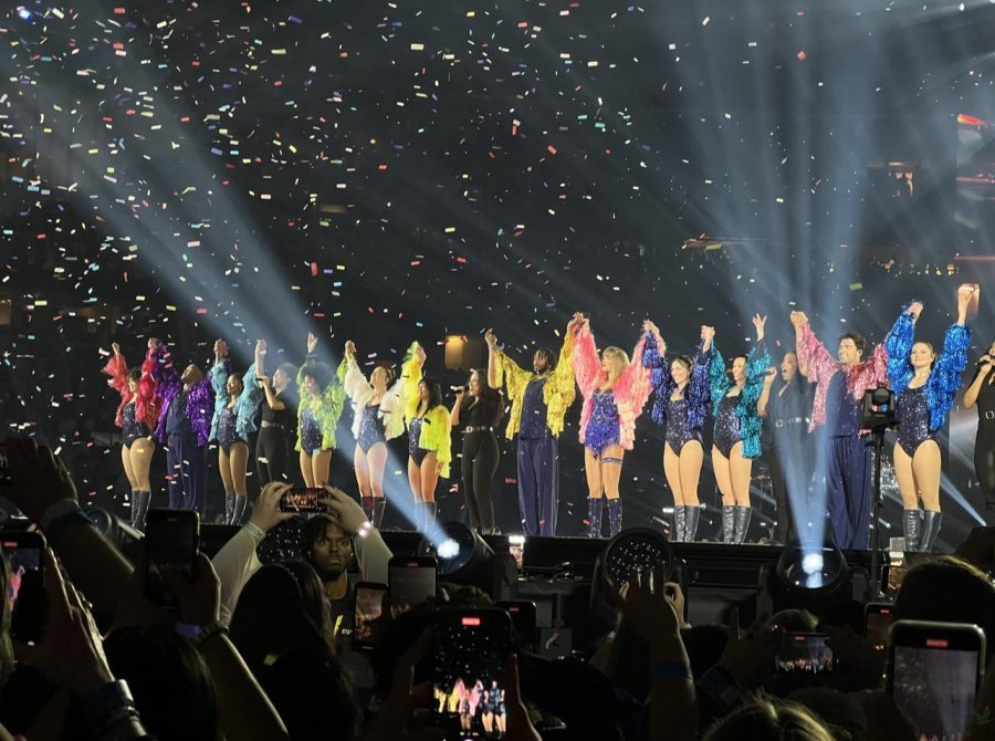 Bowing to the crowd, Taylor Swift concludes her concert. Swift had many elements to her concert. She included set pieces, 11 outfit changes, backup dancers and more. 