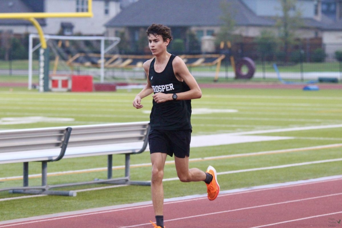 As+he+practices+before+his+next+meet%2C+sophomore+Noah+Johnson+puts+one+foot+in+front+of+the+other.+Johnson+experienced+a+minor+injury+earlier+this+year+and+is+preparing+to+run+in+his+next+meet+at+districts+this+week.+The+teams+runners+start+practice+at+7+a.m.+every+day.