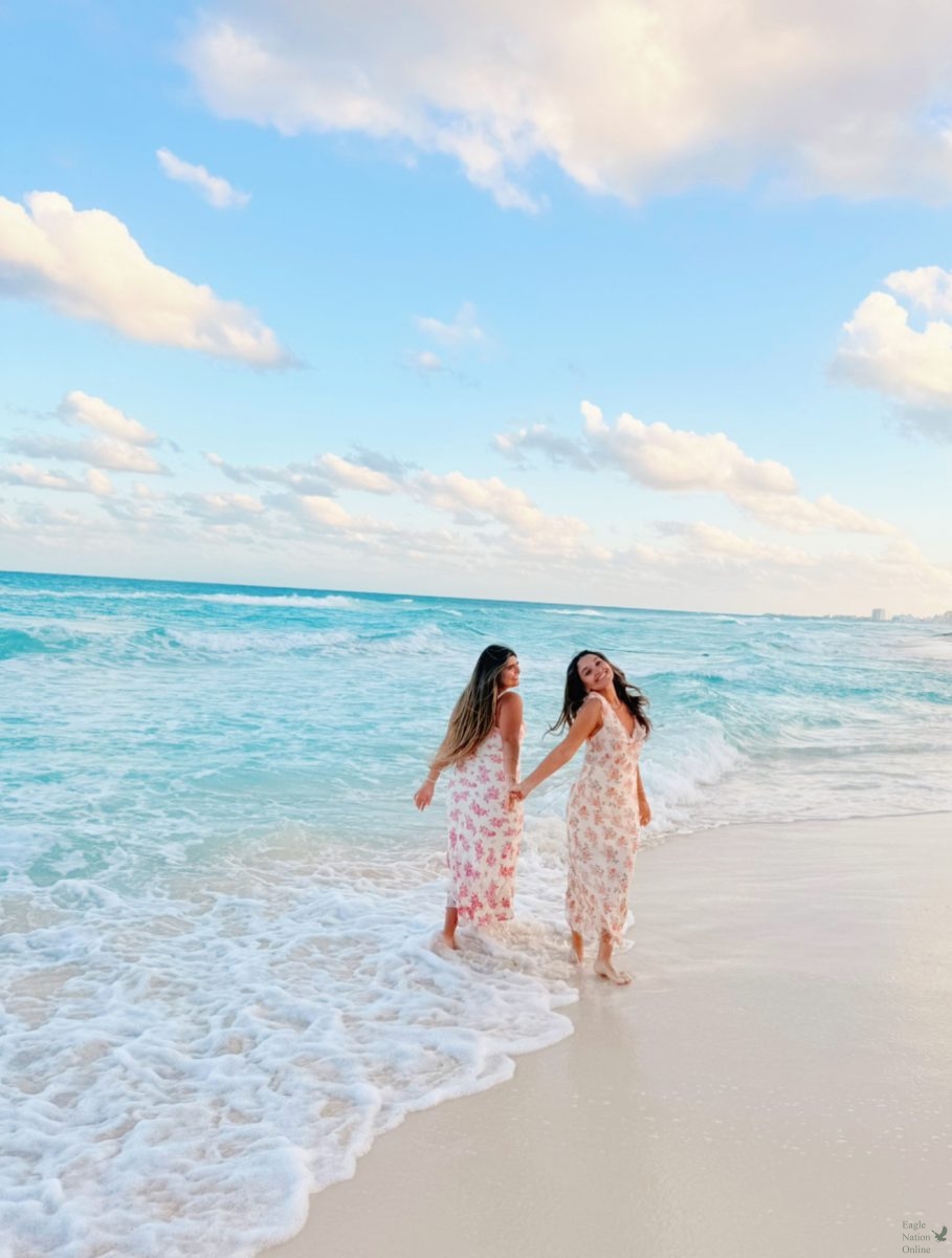 During their trip to Cancun, Mexico, sophomore Michelle Ayala and her older sister, Sofia Ayala, go to the beach for spring break. The sisters spent the week at the shore celebrating Sofia’s 19th birthday. “I loved getting to spend time with my family,” Ayala said. “We spent the week in Cancun at the beach and celebrating Sofia’s 19th birthday.”